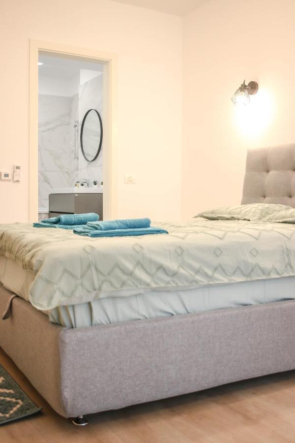 The Next Door Apartaments Bukurešť Exteriér fotografie